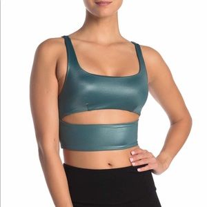 🔥NEW🔥 ALO DOUBLE SLIT SHINE SPORTA BRA